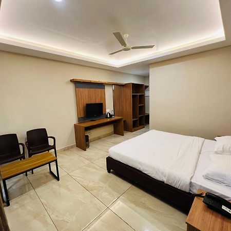 Ayur County Resort Chinnakanal Exterior foto