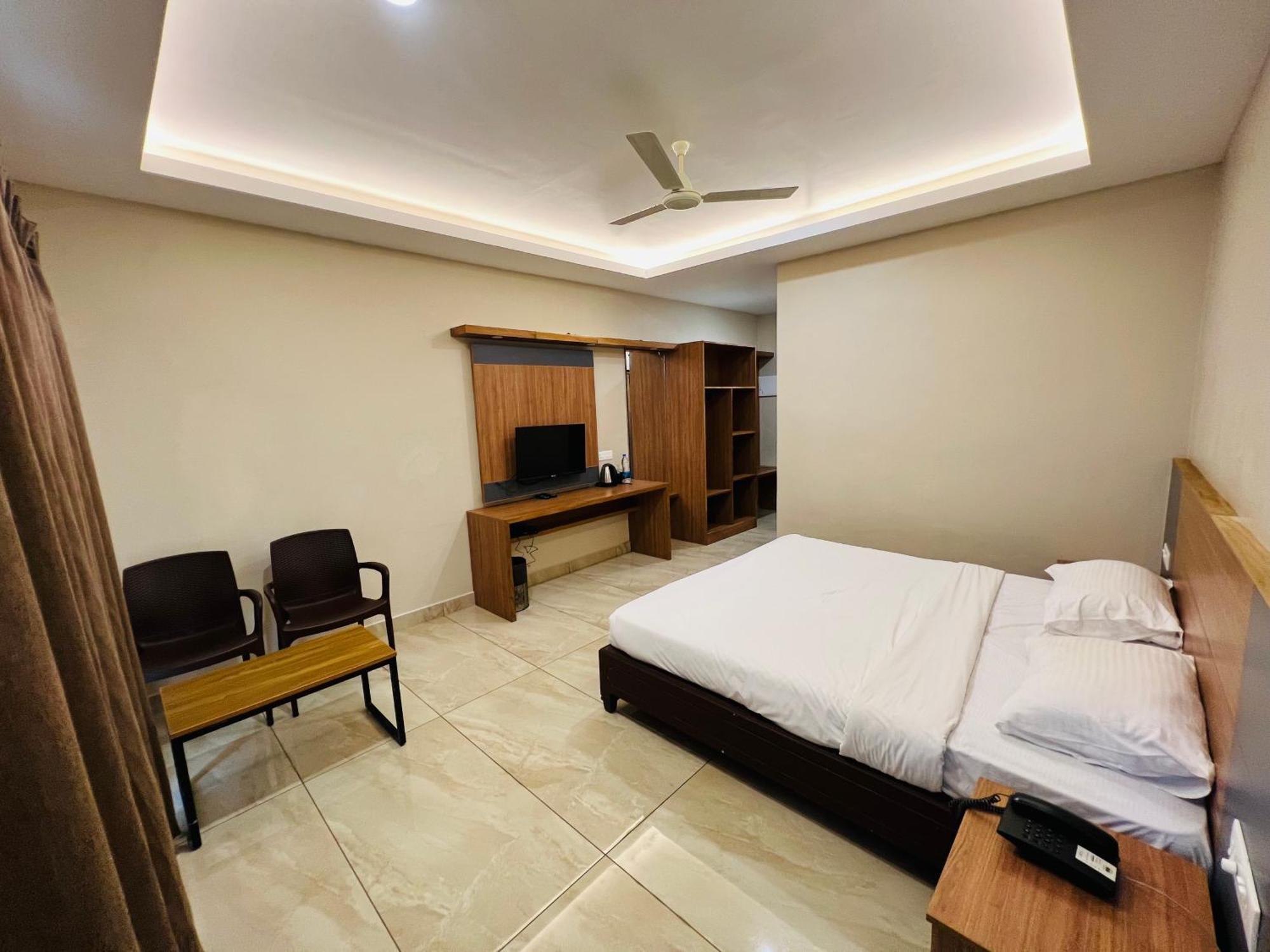 Ayur County Resort Chinnakanal Exterior foto