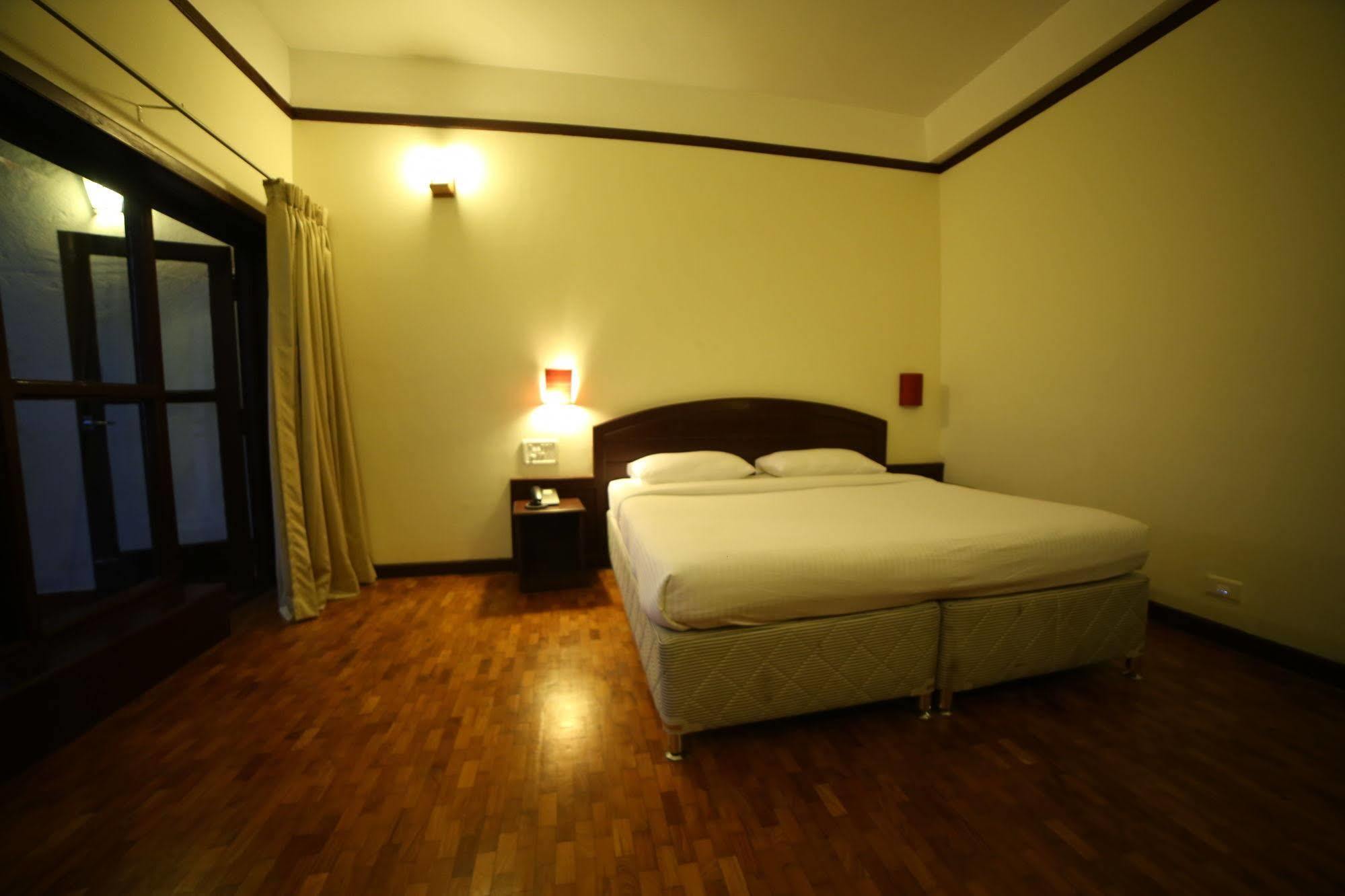 Ayur County Resort Chinnakanal Exterior foto